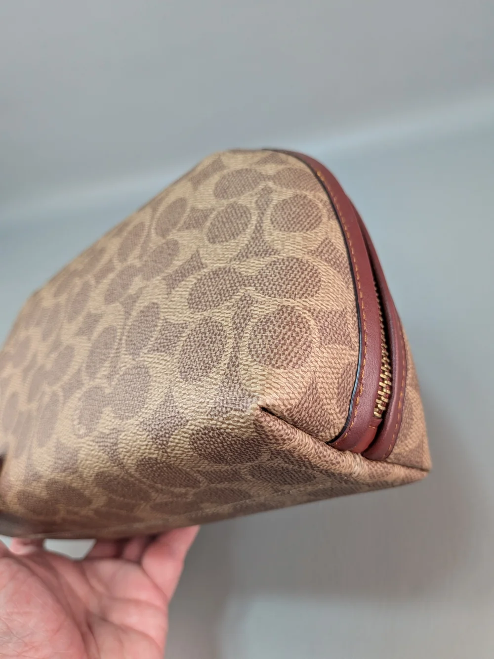 COACH Cosmetic Pouch Julienne Case 22 Coated Canvas Signature C3488 Zip Domed